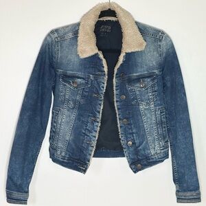 Zara Women’s Sherpa Lined Blue Denim Jacket
